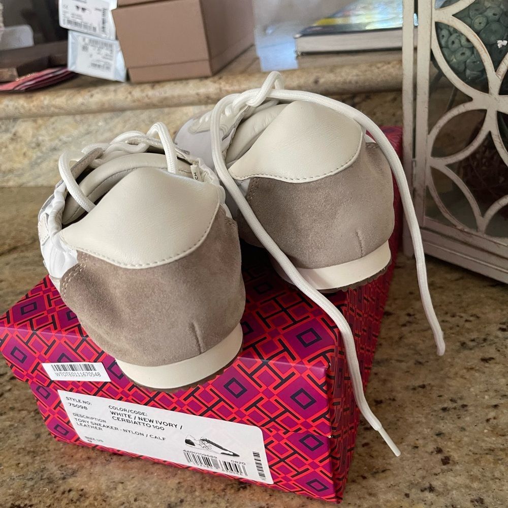 New Tory Burch leather sneakers - Picture 5 of 9